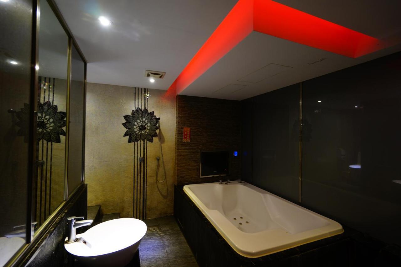 Wuqi 荷村 Motel الغرفة الصورة